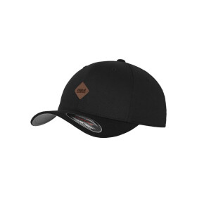 Urban Classics Leatherpatch Flexfit Cap, black